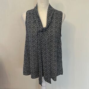 West Kei black white patterned tie front sleeveless blouse Size S